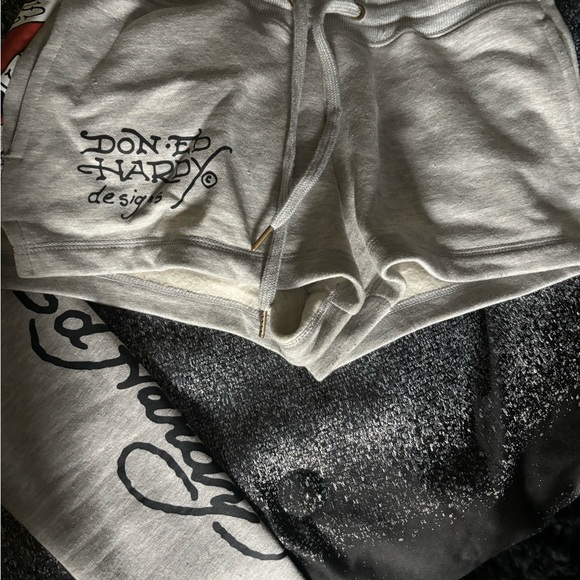 Ed hardy short set ! - Picture 4 of 5